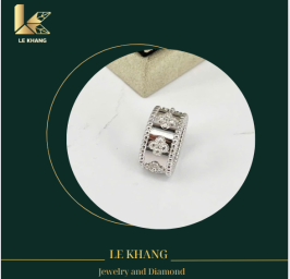 Nhẫn Van Cleef & Arpels Alhambra